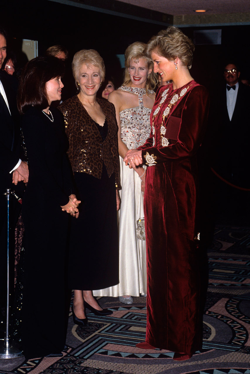 Princesse Diana usure Catherine Walker au Magnolias Steel première 1990