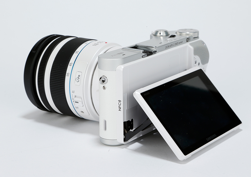 Samsung NX300 rear angle