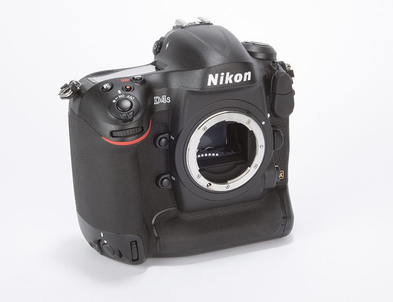 Nikon D4S front angled