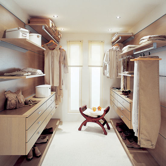 When creating a dressing area, be sure to allow a 1m-wide walkway